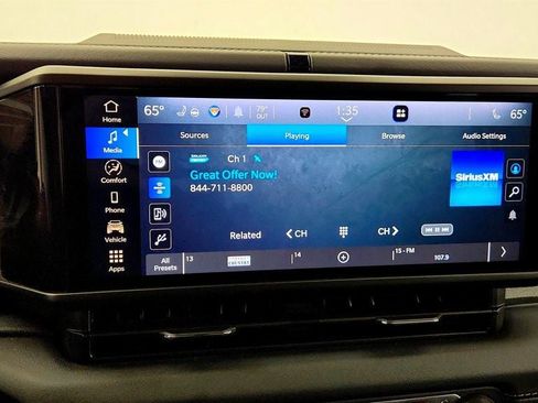 Used 2025 Jeep Wrangler Unlimited Sahara AWD/4WD image 18