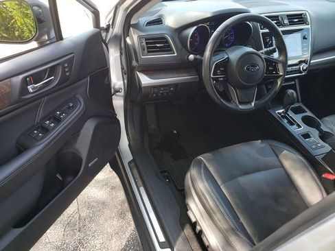 Used 2019 Subaru Outback 2.5i Limited AWD/4WD image 10