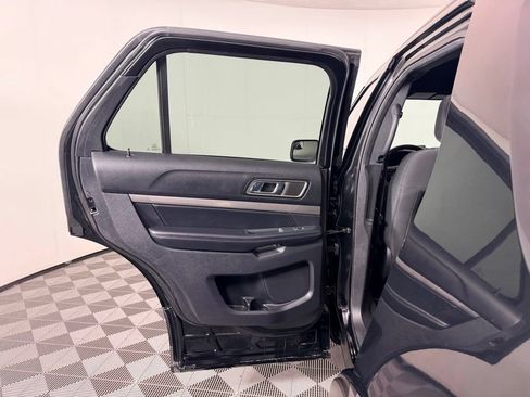 Used 2018 Ford Explorer XLT FWD image 29