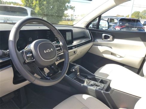 Used 2025 Kia Sorento EX image 12