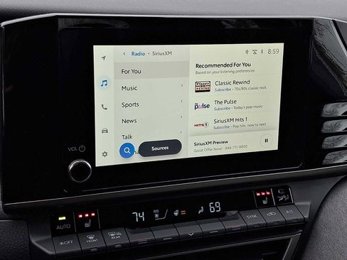 Used 2025 Toyota Camry LE w/ Convenience Package image 17