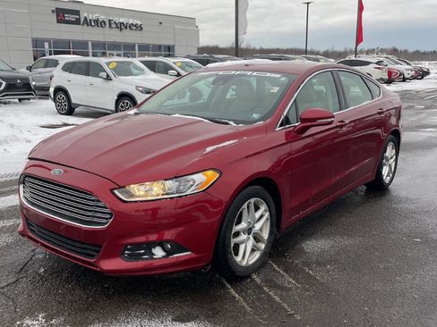 Used 2016 Ford Fusion SE w/ Equipment Group 202A FWD image 2