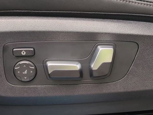 New 2026 BMW X5 xDrive40i w/ Premium Package AWD/4WD image 16