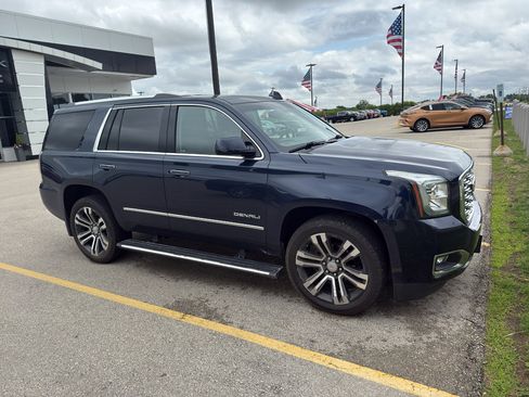 Used 2018 GMC Yukon Denali w/ Denali Ultimate Package AWD/4WD image 2