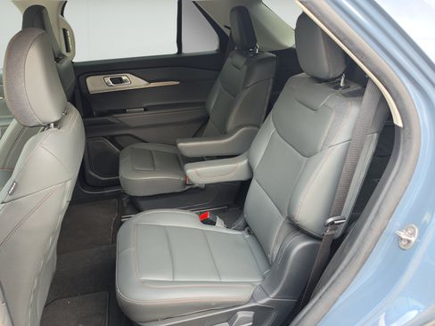 Used 2025 Ford Explorer Active w/ Active Comfort Package RWD image 20