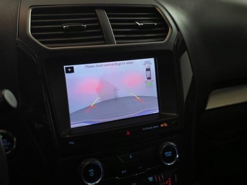 Used 2018 Ford Explorer XLT w/ Equipment Group 202A image 21