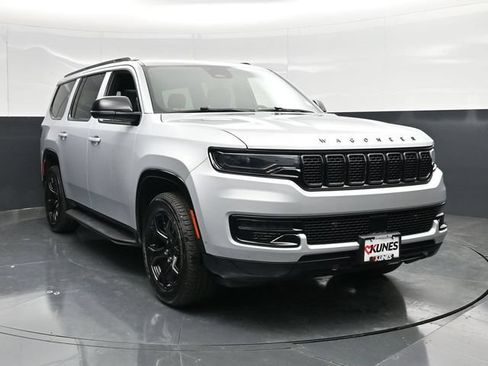 Certified 2024 Jeep Wagoneer Series II AWD/4WD image 6