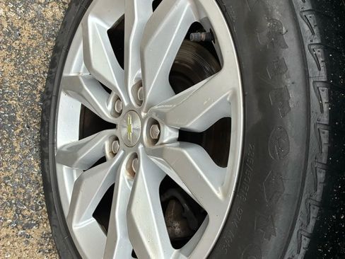 Used 2017 Chevrolet Impala LT image 17