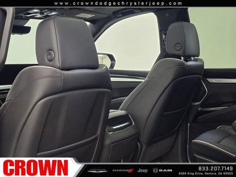 Used 2026 Cadillac Escalade Luxury AWD/4WD image 26