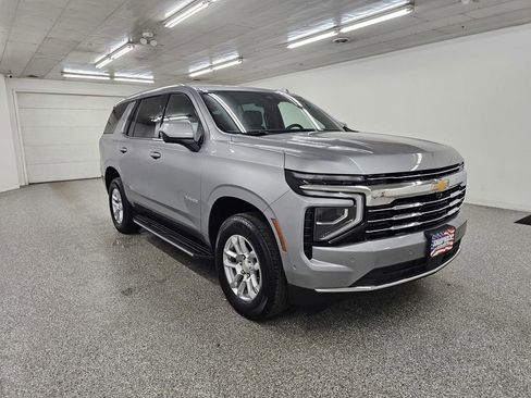 Used 2025 Chevrolet Tahoe LT AWD/4WD image 3
