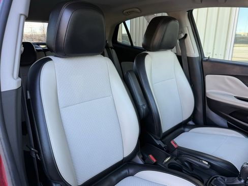 Used 2019 Buick Encore Preferred image 18