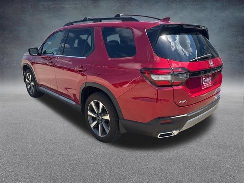 Used 2024 Honda Pilot Elite image 3