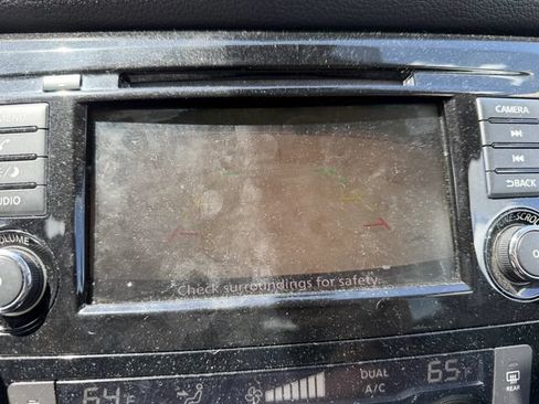 Used 2019 Nissan Rogue SV FWD image 17