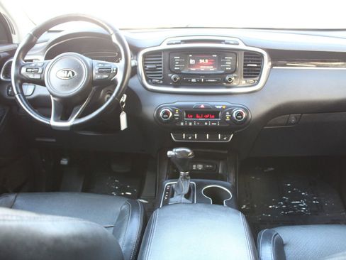 Used 2016 Kia Sorento EX FWD image 13