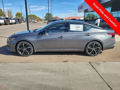New 2025 Nissan Altima 2.5 SR w/ SR Premium Package FWD image 4