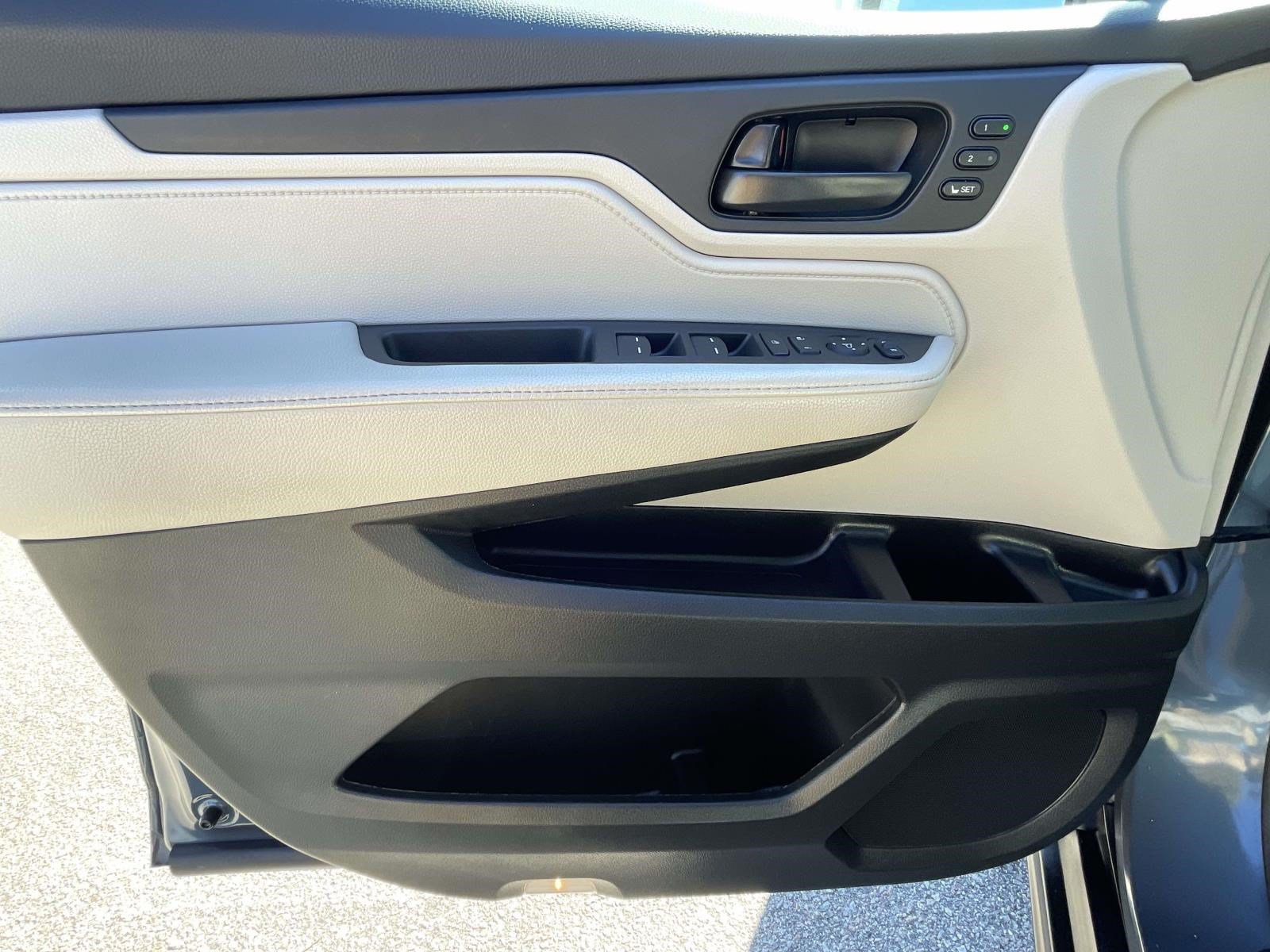 Used 2025 Honda Odyssey EX-L image 18