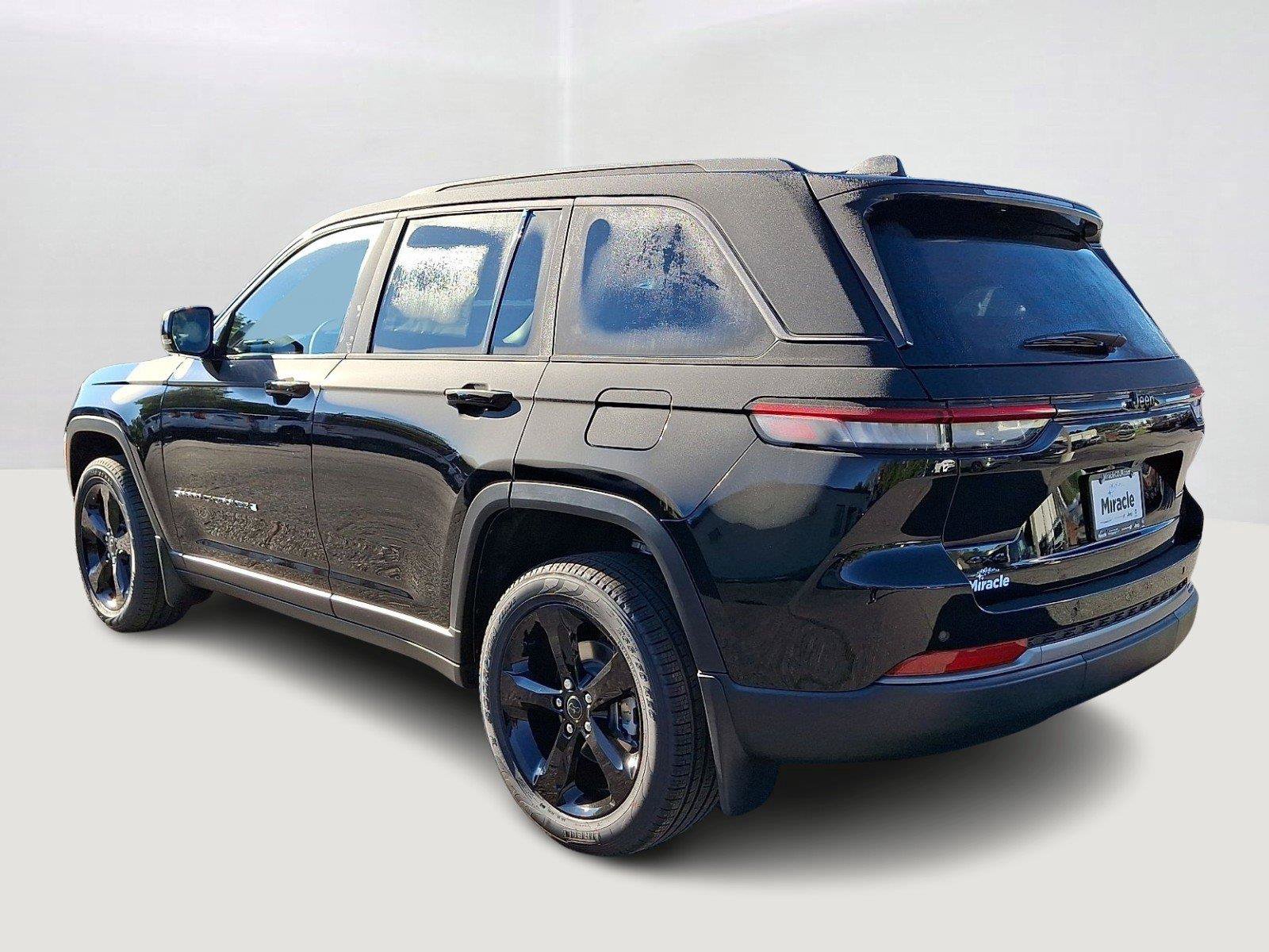 New 2027 Jeep Grand Cherokee Limited AWD/4WD image 4