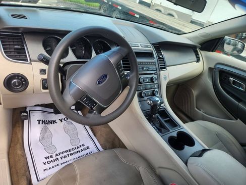 Used 2012 Ford Taurus SE FWD image 11