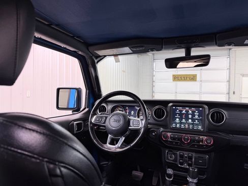 Used 2020 Jeep Gladiator Overland AWD/4WD image 25