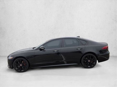 Used 2022 Jaguar XF R-Dynamic SE image 9