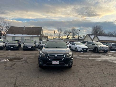 Used 2019 Subaru Outback 2.5i Premium image 3