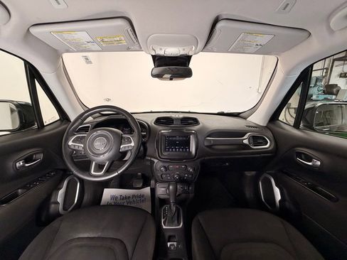 Used 2018 Jeep Renegade Latitude w/ Cold Weather Group AWD/4WD image 11