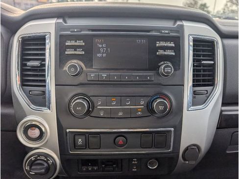 Used 2017 Nissan Titan SV image 20