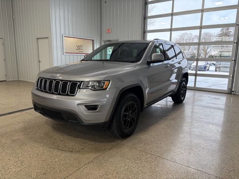 Used 2020 Jeep Grand Cherokee Laredo w/ Security & Convenience Group image 2
