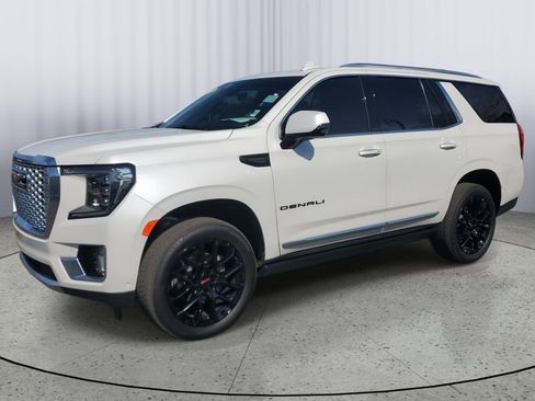 Used 2024 GMC Yukon Denali w/ Advanced Technology Package image 7