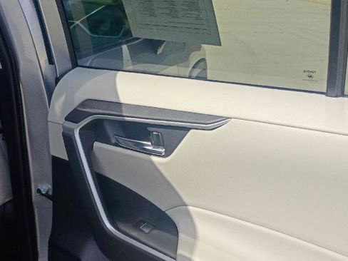 Used 2024 Toyota RAV4 XLE Premium image 17