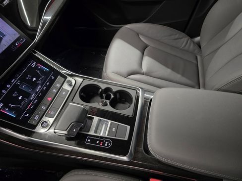 Used 2025 Audi Q7 3.0T Premium Plus image 25