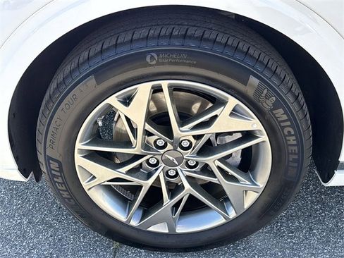 Used 2022 Genesis GV70 2.5T w/ Select Package image 12