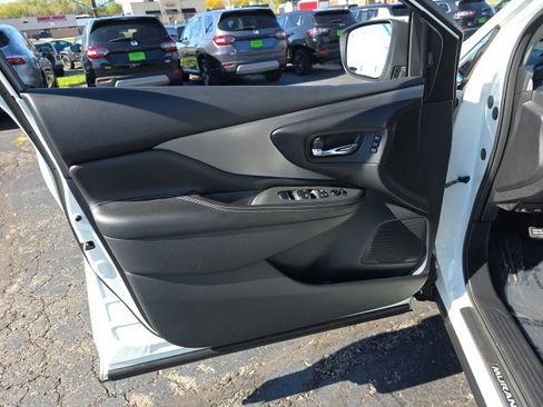 Used 2023 Nissan Murano SL w/ SL Moonroof Package image 10