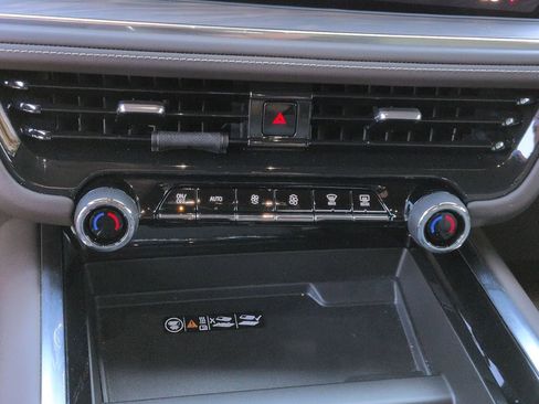 Used 2025 Chevrolet Tahoe LT w/ Comfort Package image 18