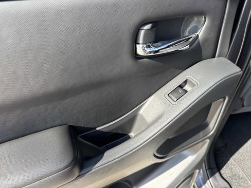 Used 2023 Nissan Frontier SV image 29