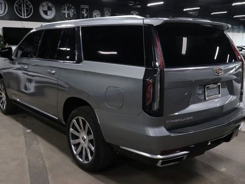 Used 2023 Cadillac Escalade ESV Premium Luxury Platinum AWD/4WD image 3