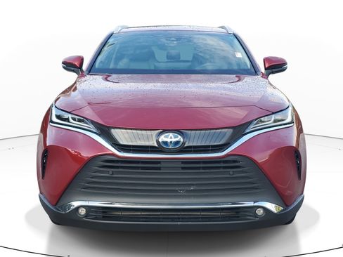 Used 2024 Toyota Venza Limited image 2