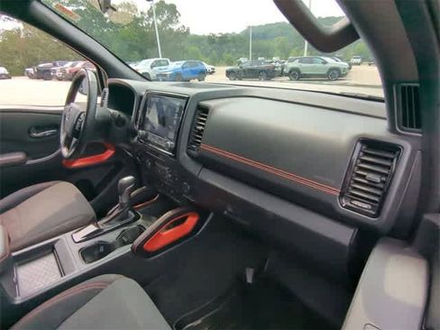 Used 2023 Nissan Frontier PRO-4X w/ Technology Package image 28