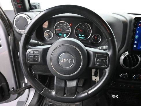 Used 2016 Jeep Wrangler Unlimited Sahara w/ Connectivity Group image 27