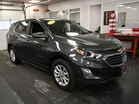 Used 2021 Chevrolet Equinox LT image 2