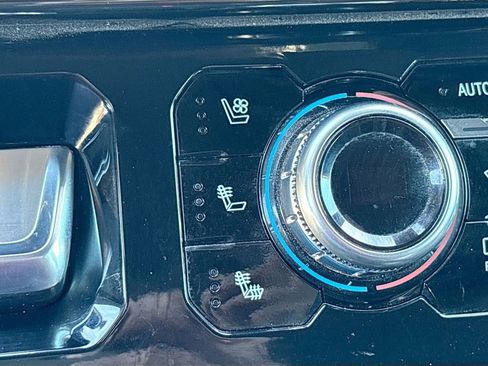 Used 2024 GMC Sierra 1500 AT4 w/ Technology Package image 21