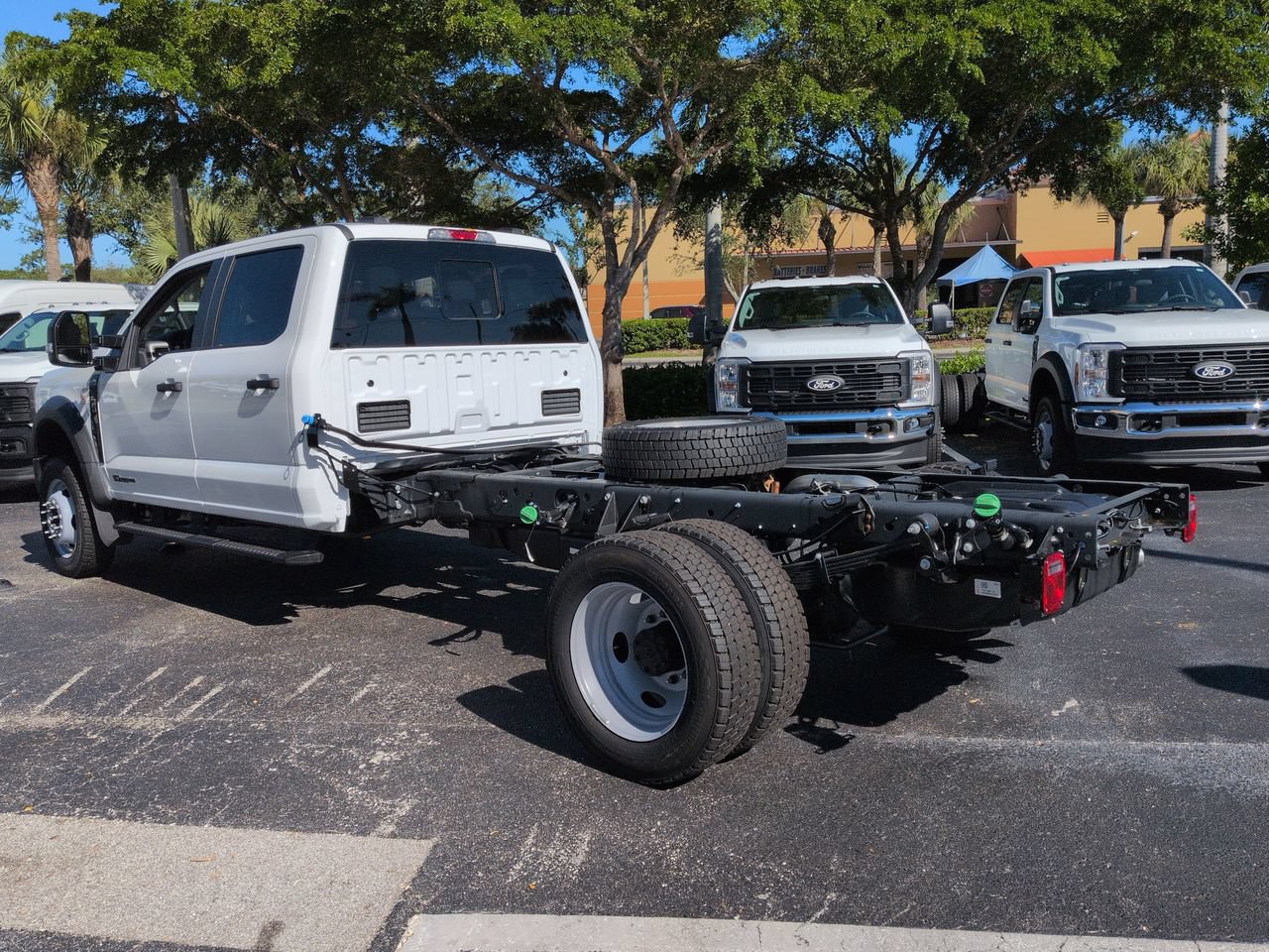New 2027 Ford F550 4x4 Crew Cab image 6