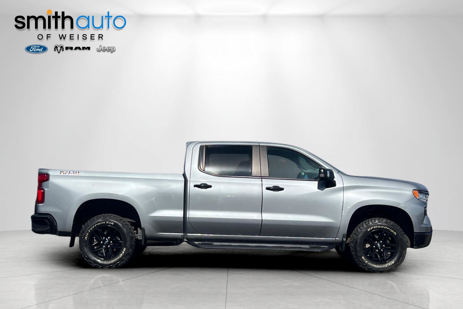 Used 2023 Chevrolet Silverado 1500 LT Trail Boss w/ LT Trail Boss Premium Package AWD/4WD image 3