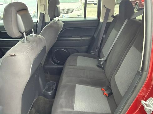 Used 2016 Jeep Patriot Latitude image 9