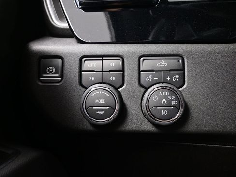 Used 2025 Chevrolet Silverado 1500 RST w/ Z71 Off-Road Package image 19