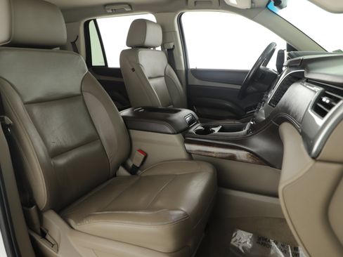 Used 2019 Chevrolet Tahoe LT w/ LT Signature Package image 21