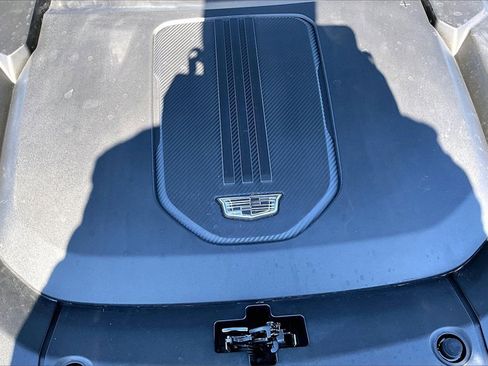 Certified 2024 Cadillac Lyriq Sport image 31