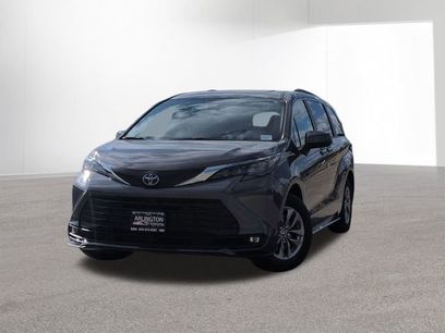 New 2025 Toyota Sienna XLE