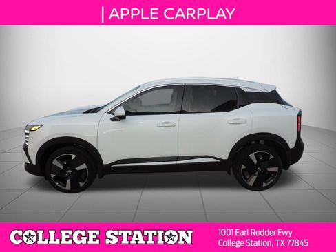 Used 2025 Nissan Kicks SR FWD image 7
