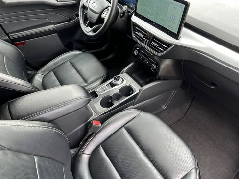 Certified 2025 Ford Escape Platinum image 16